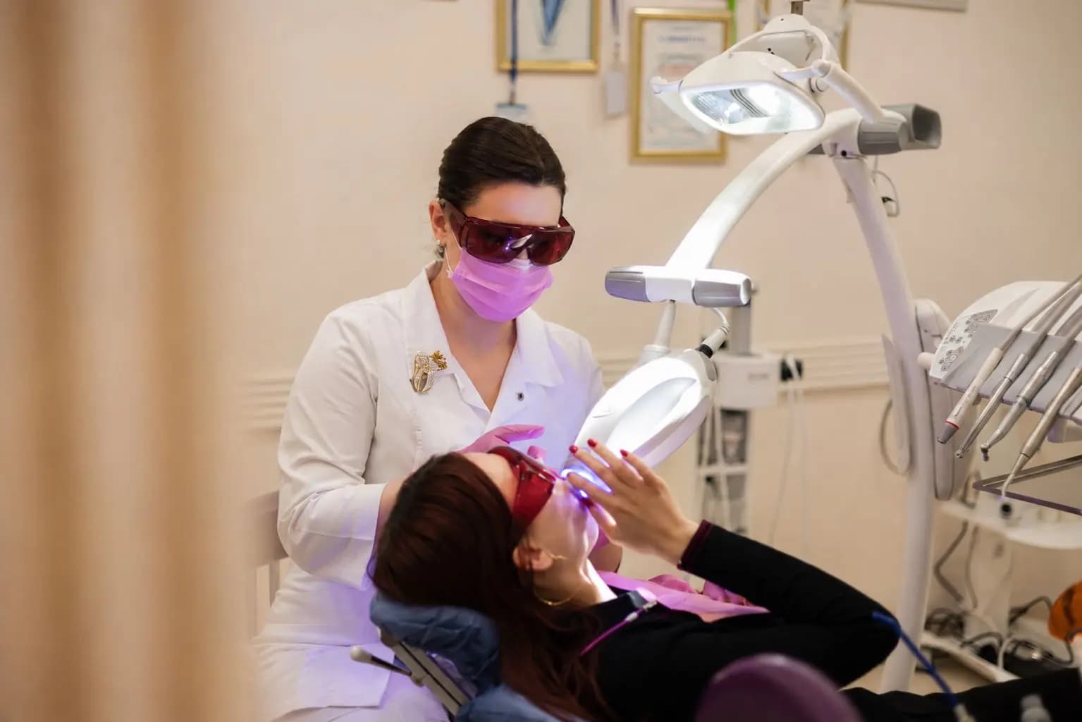 Procedură modernă de estetică dentară în cadrul clinicii